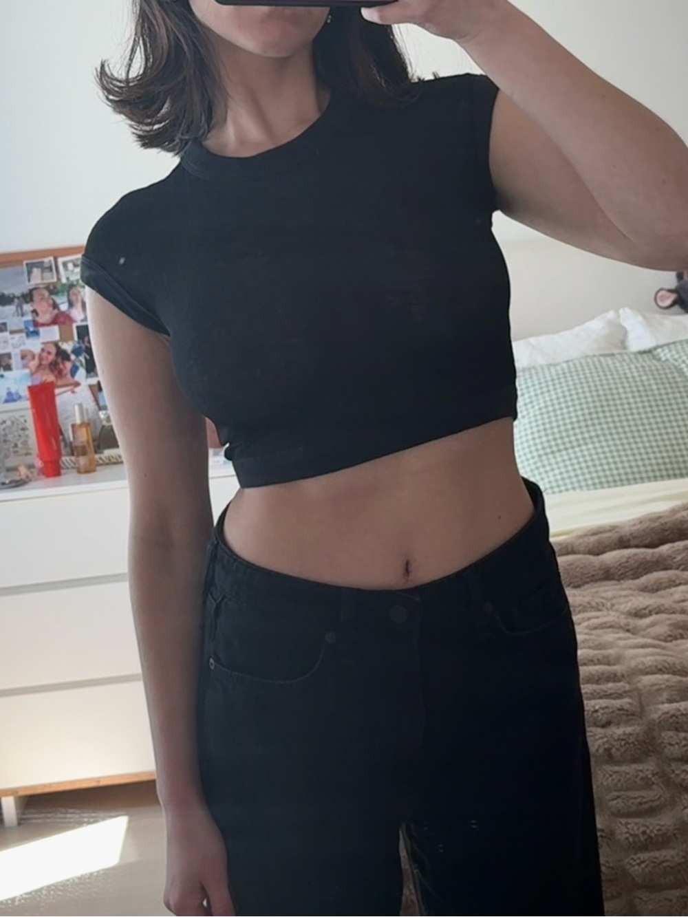 Kith Black Crop- perfect for vacation or going out ⭐️🖤
